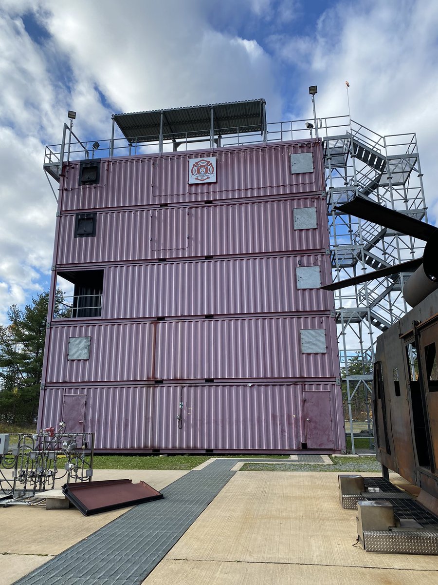 Mr. MacLean tweet media