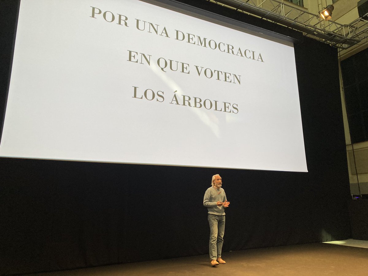 impacientifica's tweet photo. Poesía para comunicar efectivamente el cambio climático. Y teatro y artes plásticas. En #comuniclima en @LaCasaEncendida.
“Es el momento de abandonar el antropocentrismo y dejar paso al ecocentrismo”.
https://t.co/sQyHYWRUY6 https://t.co/aOGiuI7gSl