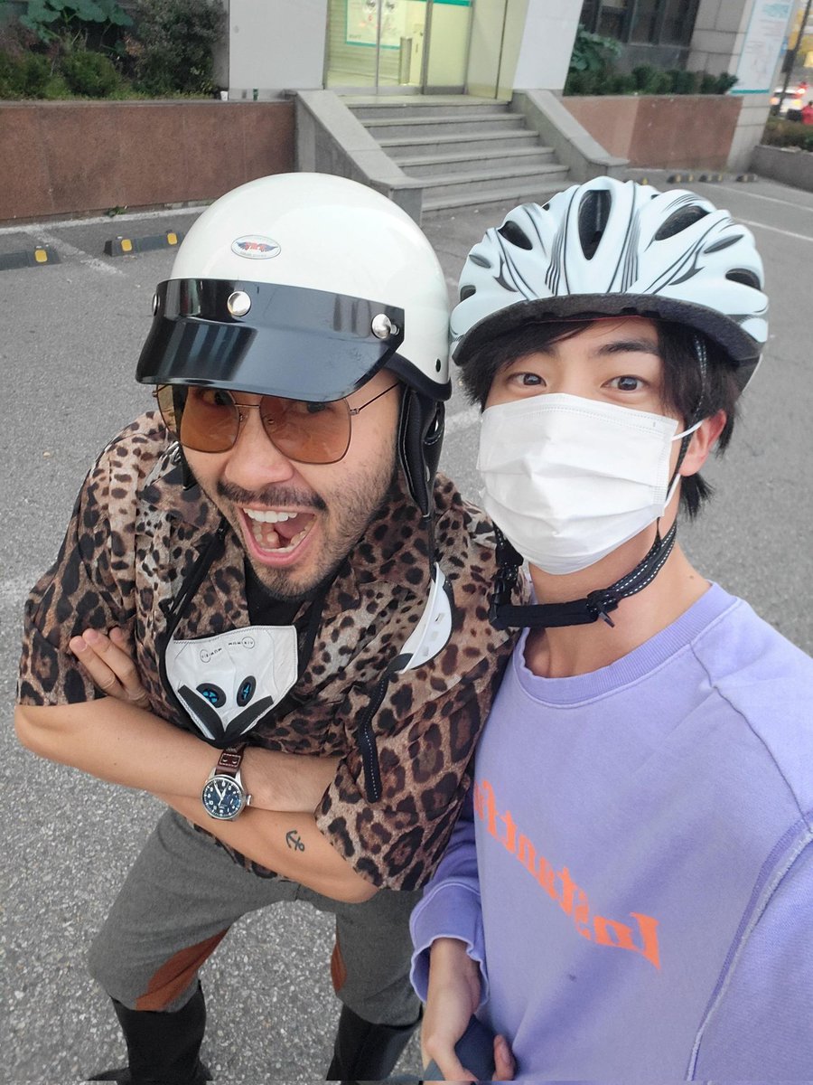 자전거타고 퇴근하다 길에서 홍철이형 만남ㅋㅋㅋㅋㅋㅋ #진