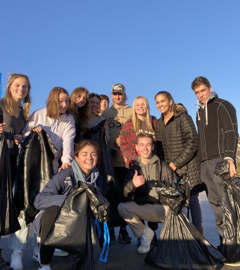 monomoynhs22's tweet photo. beach clean up was a success! thanks to everyone that came out today!! 🌊🌎 https://t.co/7pqOTwpBXV