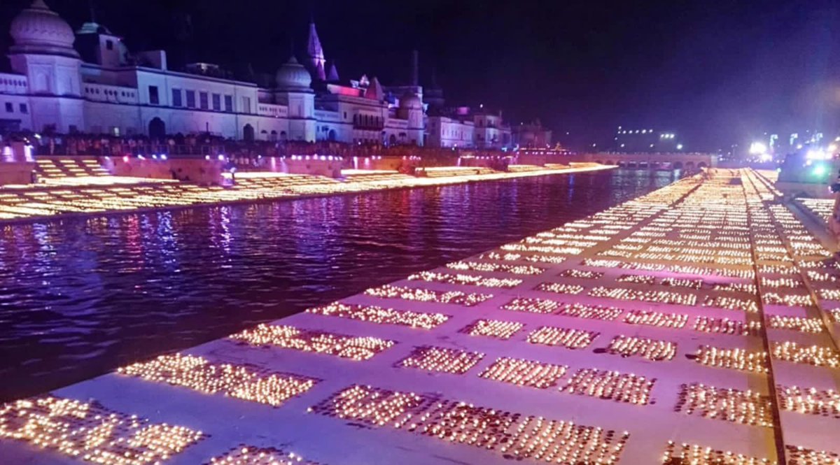 dpradhanbjp's tweet photo. अद्भुत! अप्रतिम! अविस्मरणीय!

अवधपुरी अयोध्या के भव्य दिव्य दीपोत्सव की तस्वीरें। 

जय श्री राम!
#DeepotsavInAyodhya https://t.co/sMqwKqPNOs