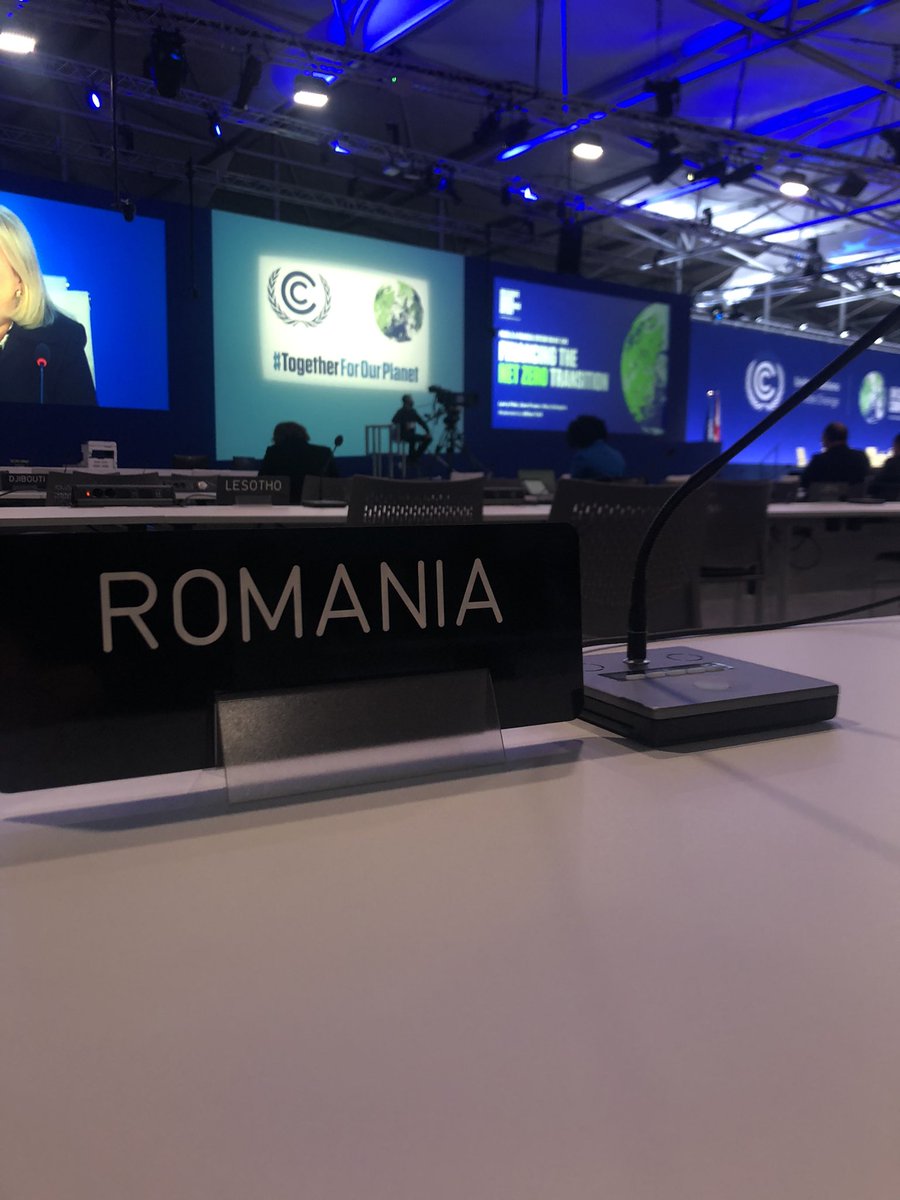 mia_const's tweet photo. #ClimateFinance day today at the @COP26 and a successful day for me to finally meet the official Romanian delegation. https://t.co/RT1EHIQTCN
