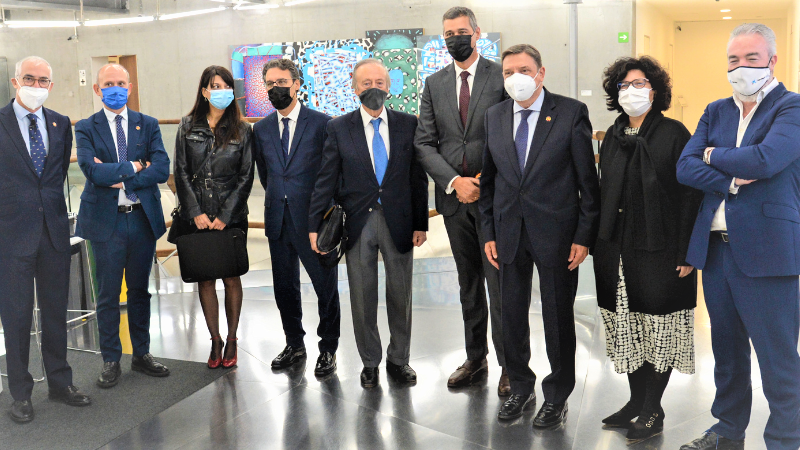 En la inauguración de #WineNextGeneration, donde he apostado por aprovechar el escenario actual para acelerar la #innovación y #digitalización de todo el sector #agroalimentario español y del #vitivinícola en particular. 

<a href="/FEV_Vino/">FEV</a> <a href="/AgroBank_CABK/">AgroBank</a> 

mapa.gob.es/es/prensa/ulti…