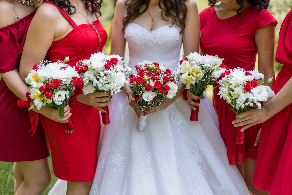 Color coordination is always a nice practice to do, what colours do you think go well together in weddings? drop a comment of your ideas! #weddingplanner #weddingplanneruk