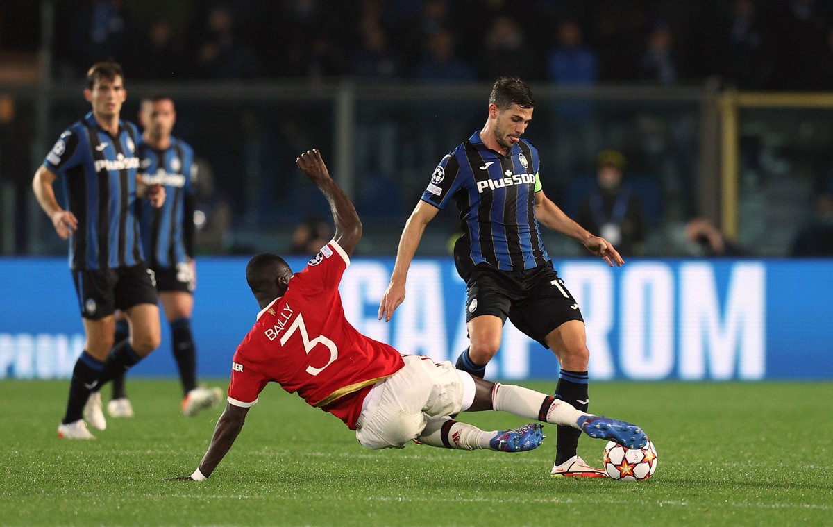 utdreport's tweet photo. Just an appreciation tweet for @ericbailly24 🇨🇮💪 https://t.co/4RMTZNZJPC