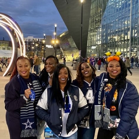 my_chereamour's tweet photo. When you and your girls travel to cheer on our team, it's always Cowboys Nation!💙☆🤍💙☆🤍 @dallascowboys https://t.co/n6eXXaIOpV