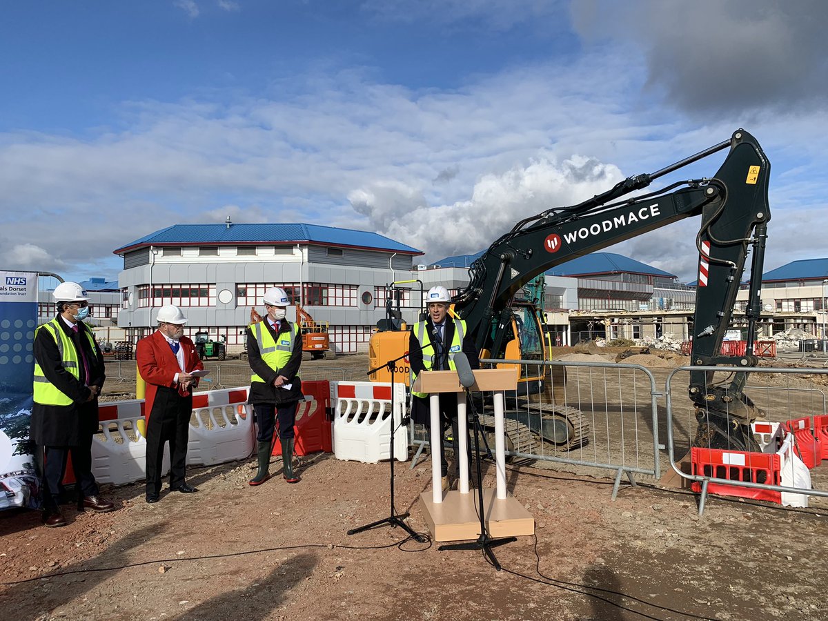 steviekillen's tweet photo. We made it!!! Ground Breaking on the Royal Bournemouth site @UHD_NHS #BEACHbuild Hooray… 🏥 https://t.co/XleJkqFXoa