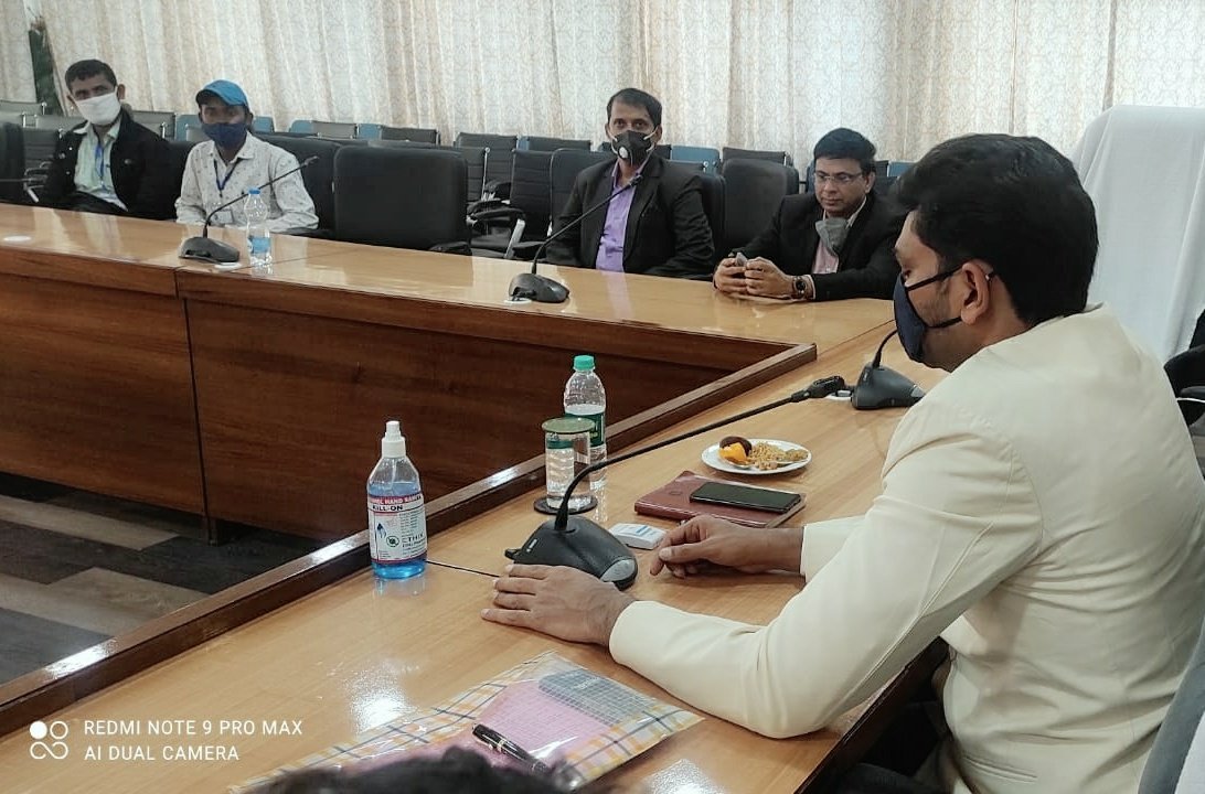 LateharDistrict's tweet photo. जिला प्रशासन द्वारा कौशल विकास केंद्र में संचालित कोचिंग से 6 तथा एक्सिस बैंक बिल्डिंग में संचालित कोचिंग से 2 छात्रों ने जेपीएससी की प्रारंभिक परीक्षा में क्वालीफाई किया है। 
@JharkhandCMO 
@HemantSorenJMM 
@ChampaiSoren 
@SitaSorenMLA https://t.co/E6jMiT5bV3