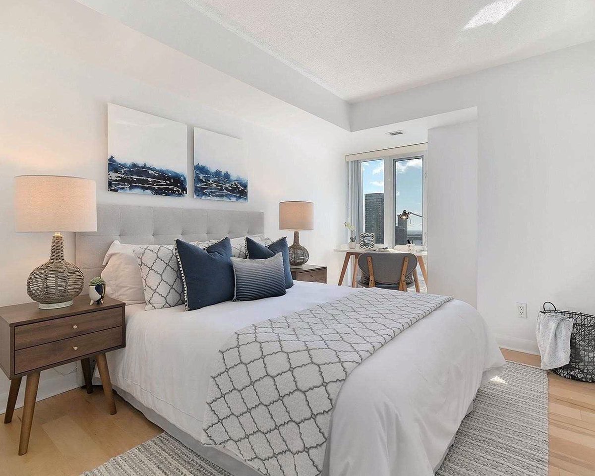 TodayLiving's tweet photo. Whether you love these chilly temps or not, we all can agree that climbing into a comfy and cozy bed is the absolute best way to warm up!!
#bedroomgoals #cozyhome #beautifulhomes #design #furnishedapartments #shorttermrental #relocation #insurancehousing #propertymanagement https://t.co/BVTHD2fBXw
