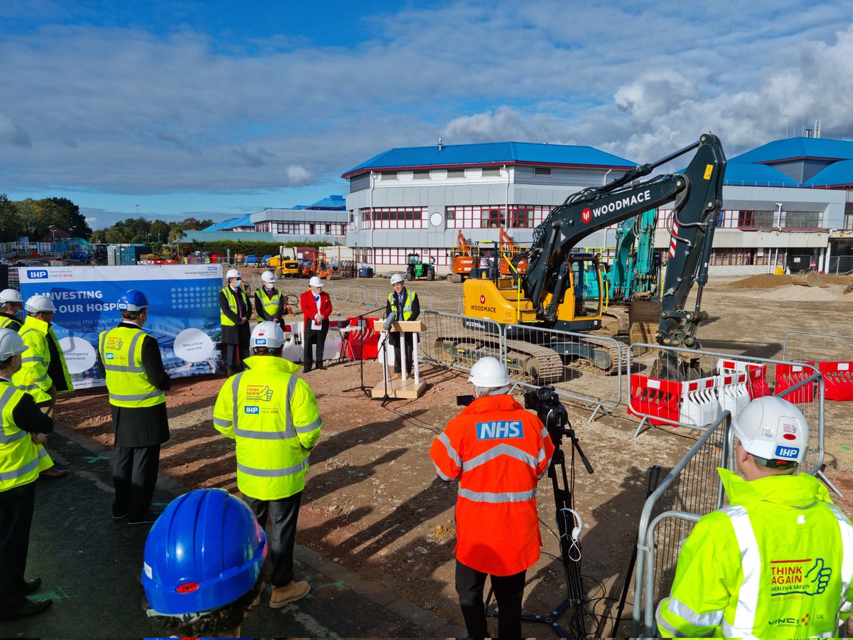 UHD_NHS's tweet photo. #BEACHbuild "I am deeply motivated to be here it gives me a sense of pride and purpose"
a positive comment from Hector McAlpine, executive
partner, @WeAreMcAlpine opening the ground breaking ceremony for The BEACH Building.⛱️ https://t.co/IkVfG0Be25