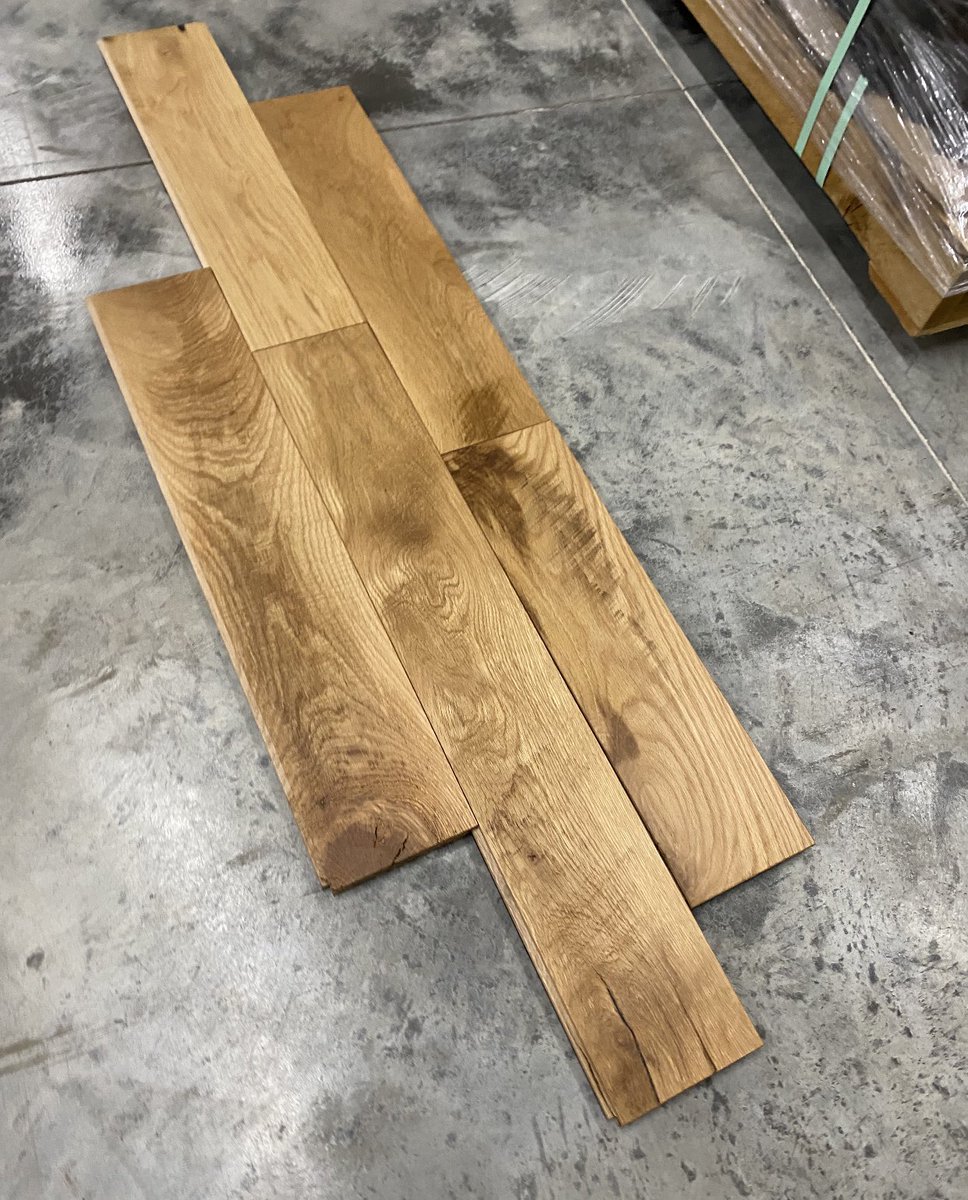 oldewoodlimited's tweet photo. Olde Wood Traditionally Milled Mountain Oak
🌳
Soild flooring 
3/4” thickness 
4” to 6” wide random 
Pre/ finish Natural oil 
1400 sq ft available Now

Quick ship or pickup 🚛
Nationwide delivery available! 
Call 1-866-208-9663 to order. 

#woodfloors #hardwoodfloors https://t.co/IKHJT9LSpj