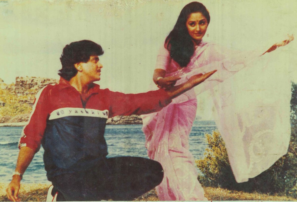 BombayBasanti's tweet photo. #38YearsOfMawaali (Nov 4)
 
#Mawaali by #KBapaiah with #Jeetendra #Sridevi #Jayaprada #PremChopra #ArunaIrani #ShaktiKapoor #KaderKhan 
#BappiLahiri #Indeever 
@TusshKapoor https://t.co/g4zjCE2L0X