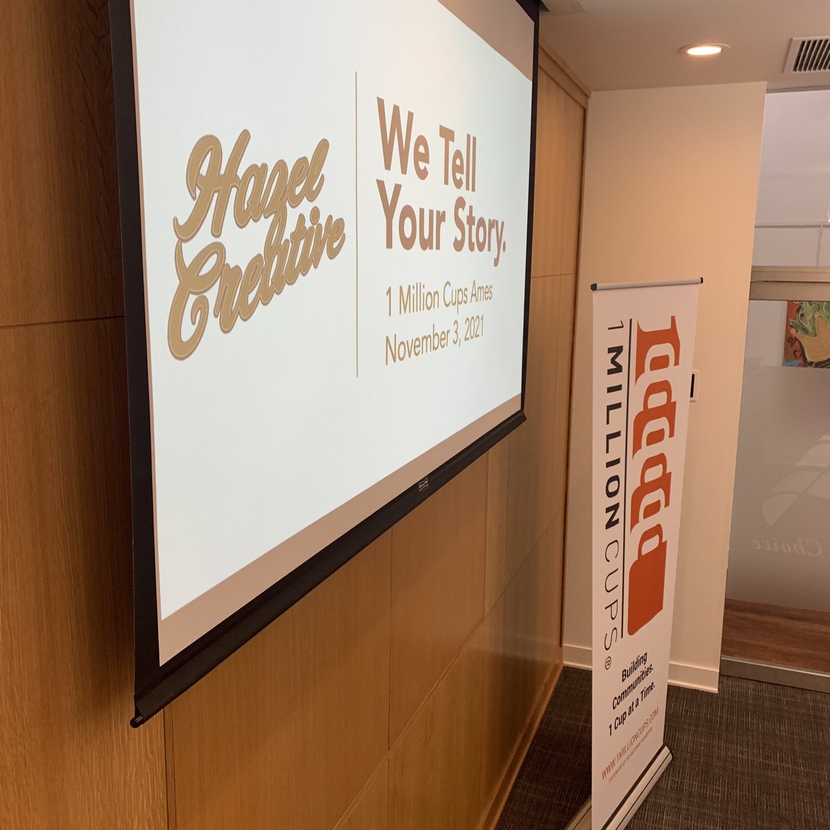 hazelcreative's tweet photo. Here we go! 🗣🗣🗣

#1MC #1MCAmes #1MillionCups #1MillionCupsAmes https://t.co/R8KrPksgXw