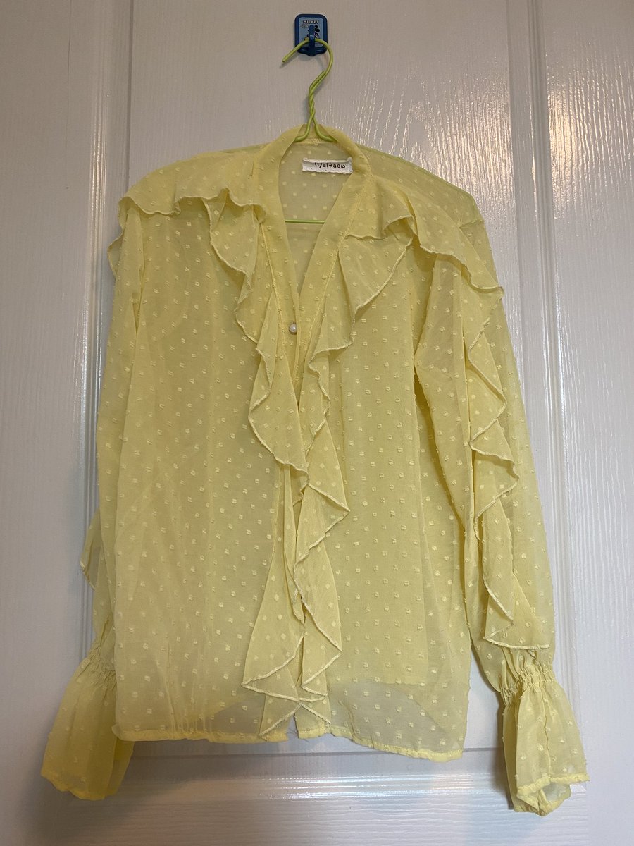 daisy_bonus's tweet photo. ส่งต่อ 80 บาท #ส่งต่อเสื้อผ้า #ส่งต่อเสื้อผ้ามือสอง  #ส่งต่อเสื้อผ้ามือสองสภาพดีเสื้อผ้า #ส่งต่อกางเกง #ส่งต่อ #โล๊ะตู้เสื้อผ้า #โล๊ะตู้ #โล๊ะตู้เสื้อผ้ามือสอง https://t.co/AbOOUwpGCx