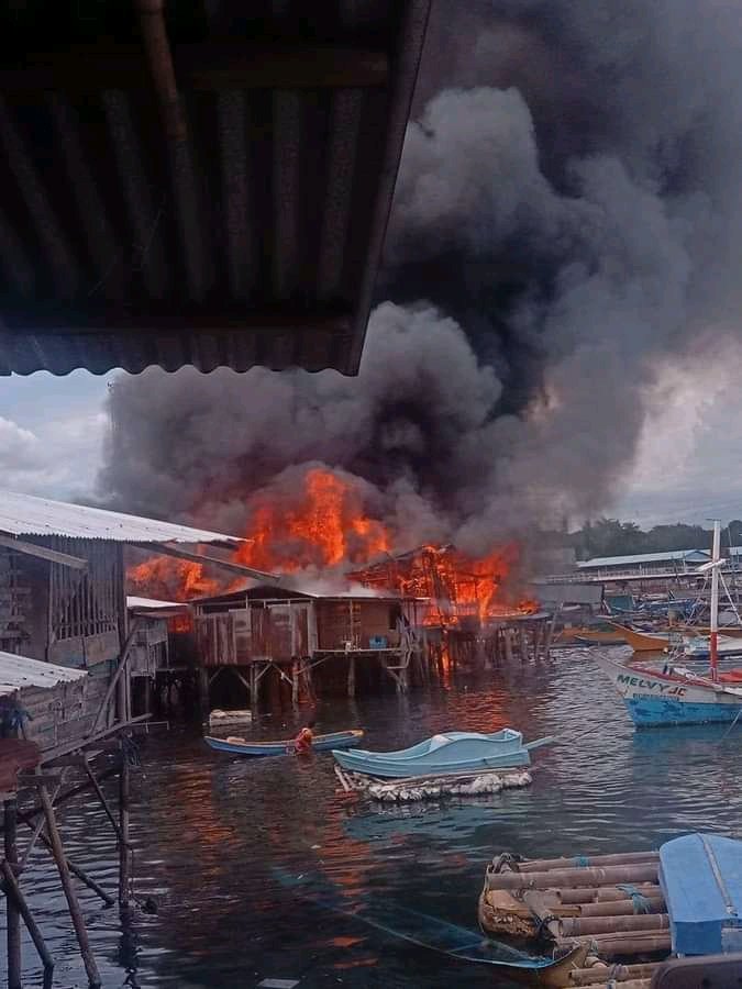 Nmixxprotectors's tweet photo. Hello good evening sa lahat i no po na hindi kpop related to but we need your help po. Na sunog ang prk saeg dito sa amin s Gensan kawawa yung mga resident po yung iba walang na salaba na gamit kaii ang bilis kumalat nag sunod. Hihingi kami nag donations.

Gcash: 09262081874 https://t.co/Pg1R75Ir2K