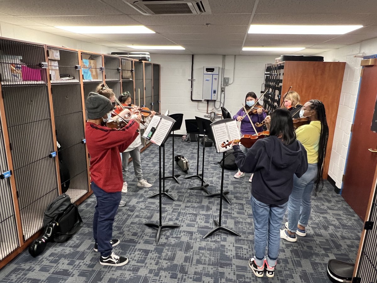 ClassenVPA's tweet photo. Just another morning of @ClassenSASOKC @ClassenOrch kids putting in the work super early this Wednesday!  Let's gooooooo! @OKCPS #findawaymakeaway #noexcuses #betterthannormal https://t.co/BALjRIZ60e