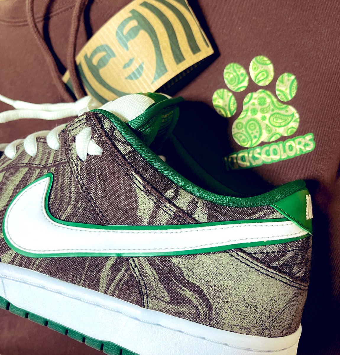 kenthe3rd's tweet photo. @kicks_colors さんにお願いして作っていただいたパーカー届きました🔥
我儘言って申し訳なかったです🙇‍♂️
もう最高です‼️
ありがとうございました🐶 https://t.co/6XYAcIVwoI