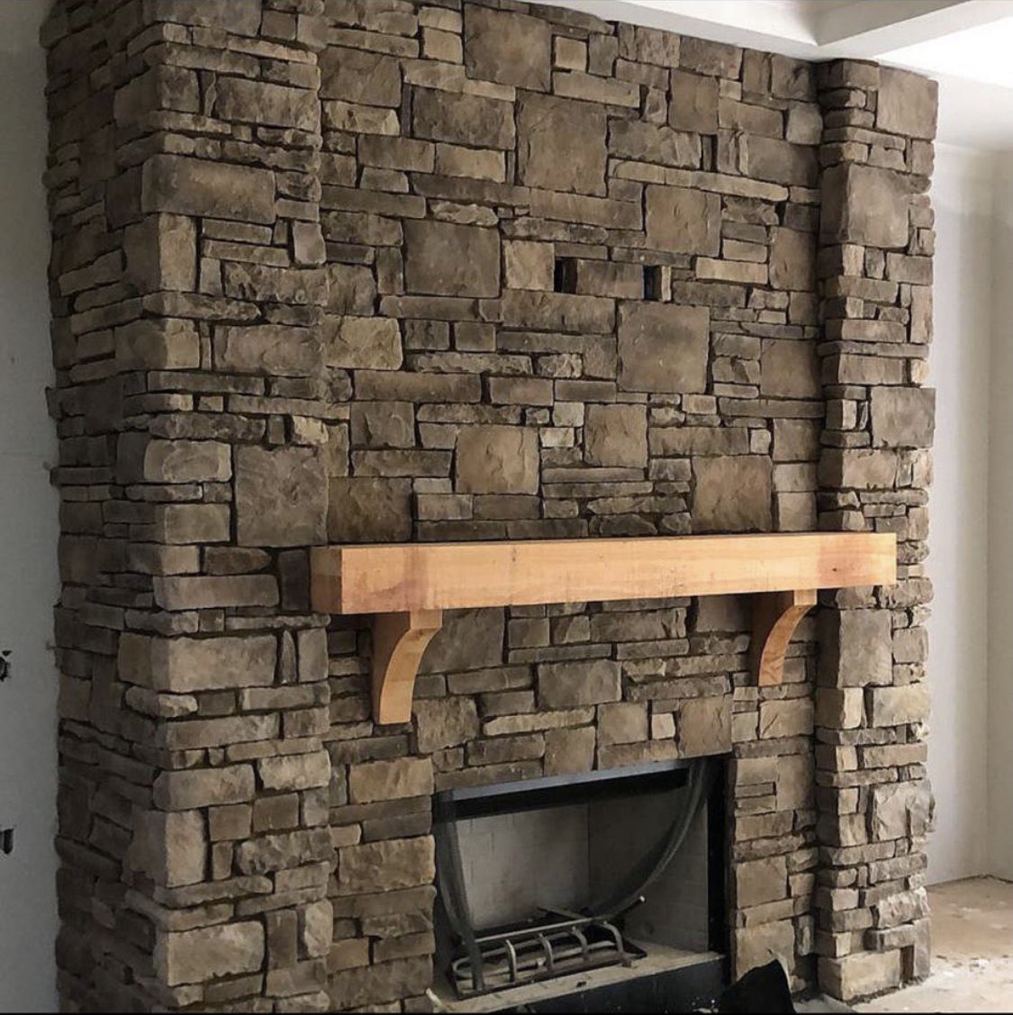 Profile: Cherokee Stone
Color: Autumn Brown
We manufacture the most beautiful stone veneer for life! 

#tylest #Stoneveneer #manufacturedstone #culturedstone #atlanta #atl #construction #remodel #fireplace #design #stone #architecture #interiordesign #remodeling #exteriormakeover