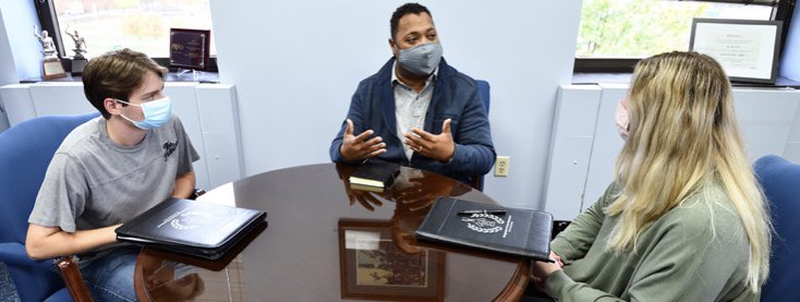 President Kasunic and Vice President Garchar recently met the Director of off-campus safety read more about it here: uakron.edu/im/news/direct…