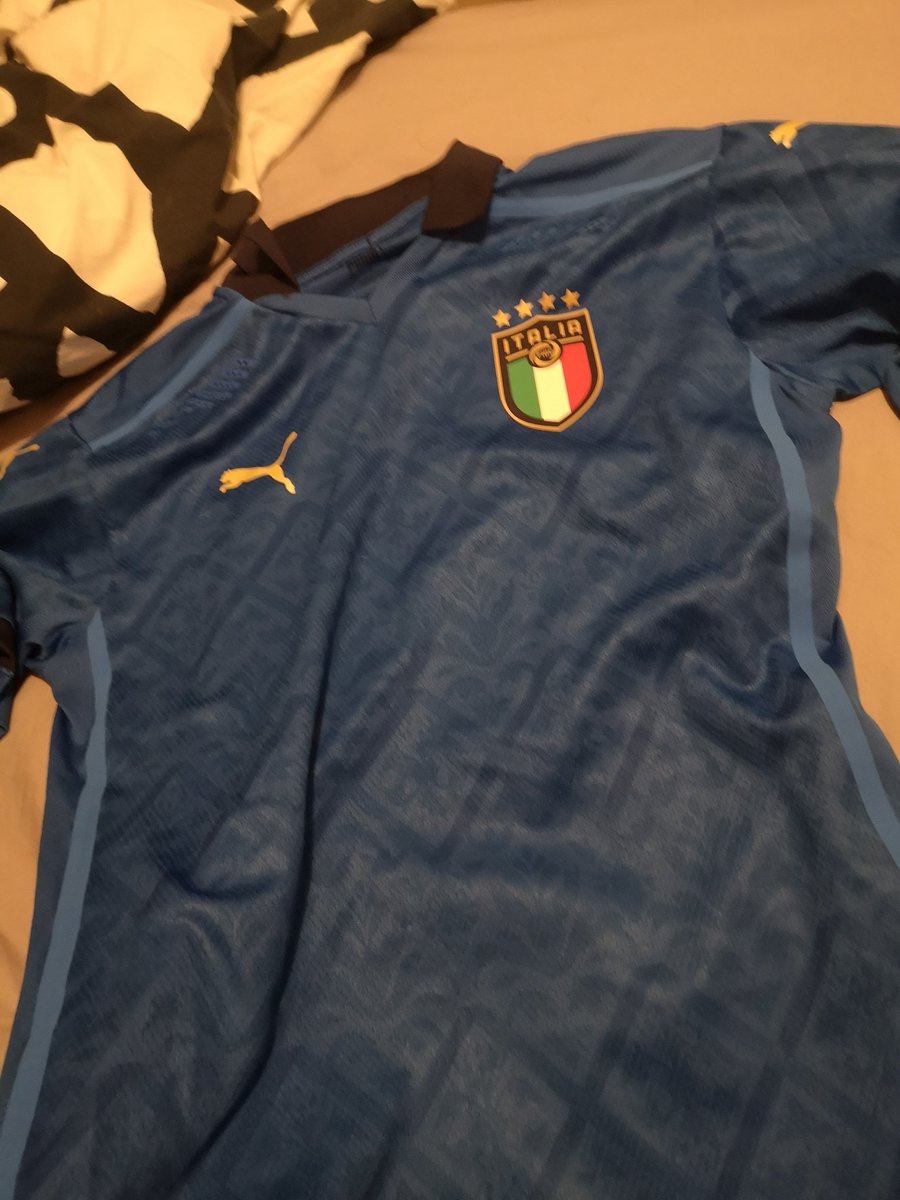 LucaCasi's tweet photo. @crypto_gateway dovrei vincere io lo swag pack di FTX perchè...  L'ultima cosa che ho vinto pochi mesi fa è stata la maglia degli europei dell'Italia e sappiamo tutti come è andata a finire...quindi porta bene!!! https://t.co/uGzvrqbp3C