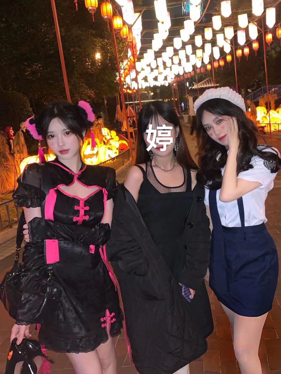 月亮不睡我不睡，什么姿势我都会 https://t.co/9xpR1RFhEk