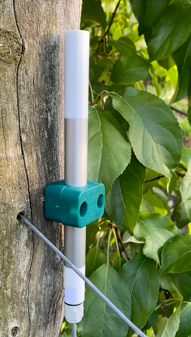 senzemo_company's tweet photo. We deployed our Senstick Soil moisture sensors in an apple orchard 🍎in Prekmurje, Slovenia. The sensors will help identify the failure of the irrigation system. 💦
In collaboration with @ITC_cluster and supported by @H2020DEMETER. 💪

#iot #lora #soilmoisture #irrigation https://t.co/IcxQ94TsKF