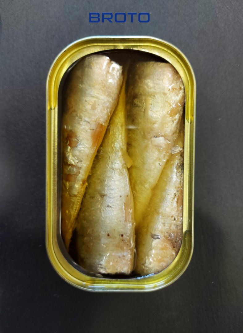 ConservasBroto's tweet photo. 🎣 Las #Sardinas del Cantábrico, en Aceite de Oliva, de #ConservasBROTO son el pescado azul por antonomasia, y cuentan con un alto contenido en vitamina A 🤗

 🥫🖐️ Enlatadas a mano, son un auténtico lujo para tu paladar.

 ¡Descúbrelas! ➡️ https://t.co/Q8GmyOv7Bw https://t.co/Op1Ayq3YsC