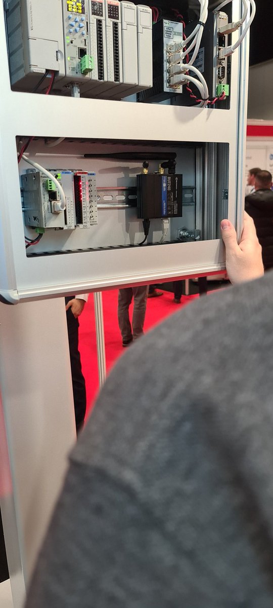 LamondeDotCom's tweet photo. Day 2 of @roboticsautoex 21 and we've been busy demonstrating our PLCs, HMIs, enclosures and routers and other products from our partners: @AutomationDirec , @CT_Drives , @teknokol_as , @TeltonikaNET and @weintekfans
#roboticsauto21 https://t.co/NwhhjIapbw