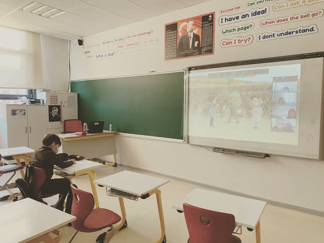 BahcesehirBursa's tweet photo. İlkokul öğrencilerimiz evde ve okulda gıda israfını önlemek adına gıda israfının sebeplerini,yol açtığı sorunları ve çözüm yollarını anlatan sunumu izlediler.
Gıdanı Koru 💪
Sofrana Sahip Çık https://t.co/um43AbHuU1