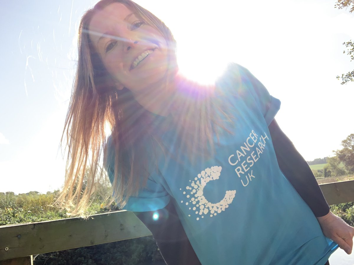 This month I am doing 100 squats every day. Yes, 3000 squats during November to raise money for <a href="/CR_UK/">Cancer Research UK</a>

Please help me, help us 💙✨

fundraise.cancerresearchuk.org/page/fiona-mur…