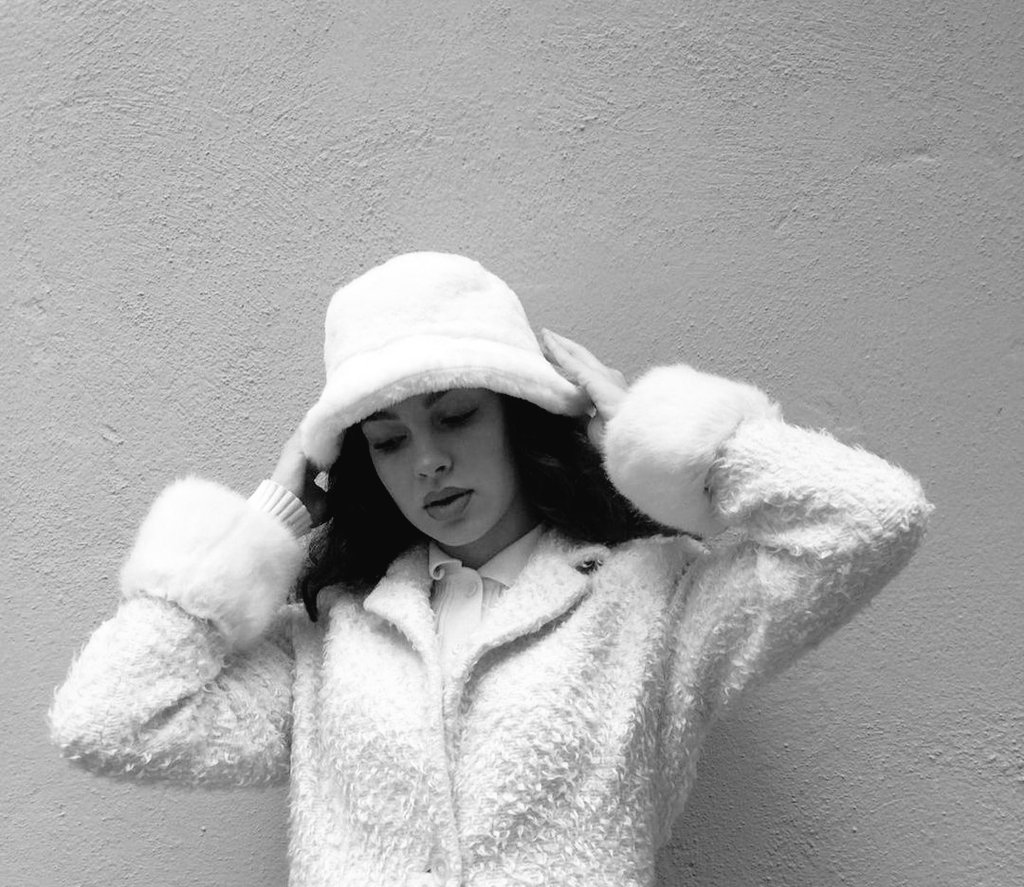 bestasdorr's tweet photo. Bu ikili cok guzeell cokk 🤍🧚🏻‍♀️ 
@SuBurcuYzg @serrakocaakk https://t.co/mFDTNOKDJ3