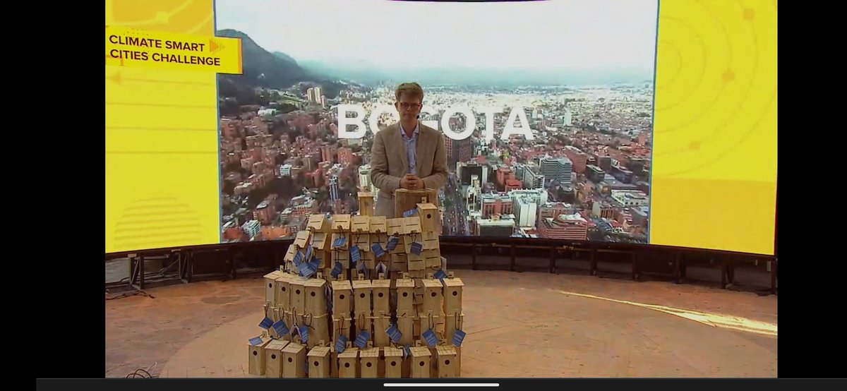 SectorMovilidad's tweet image. Bogotá y @nico_estupinan Secretario Distrital de Movilidad, presentes en #SmartCitiesChallenge