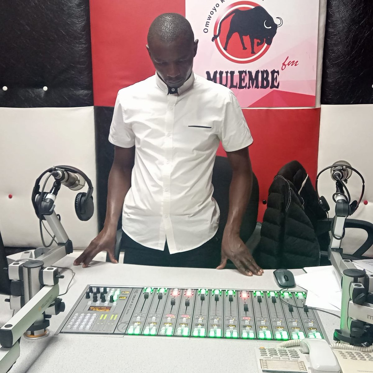 #Kalakala Lero endi sienyene shingana okungurutumo kwa spear mulwalo. Karibu mushipindi nende Deacon Shifalongo Washina Nibalishe #CitizenDigitalapp.
<a href="/martshiku/">Shifalongo the MC</a> <a href="/martinanangwe3/">martin anangwe wa kawangware</a> <a href="/pakadima1/">Pamela Kadima</a> <a href="/OduyaPatty/">PattyWaAgnes Legrand</a> <a href="/AtieliPaul/">Paul atieli</a> <a href="/GOngachie/">Enga Lola Mwana</a> <a href="/Robert_Mwanzi19/">Robert Mwanzi</a> <a href="/Robert_Mwanzi19/">Robert Mwanzi</a>