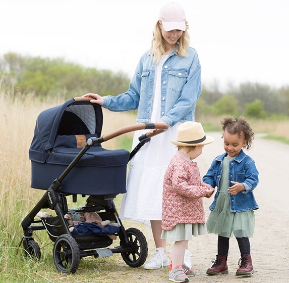 BabytrendSk's tweet photo. 🔥 Nová značka kvalitných kočíkov v našej ponuke 🔥

Kočíky sú ručne vyrábané vo Švédsku zo starostlivo zvolených a vysokokvalitných materiálov 👌

Zakúpite tu ⬇️ 

https://t.co/iGhlyDtsLy

#babytrendsk #BanskáBystrica #Zvolen #Emmaljunga #kočíky #prechádzky #deti #materstvo https://t.co/a5xVIowWXf