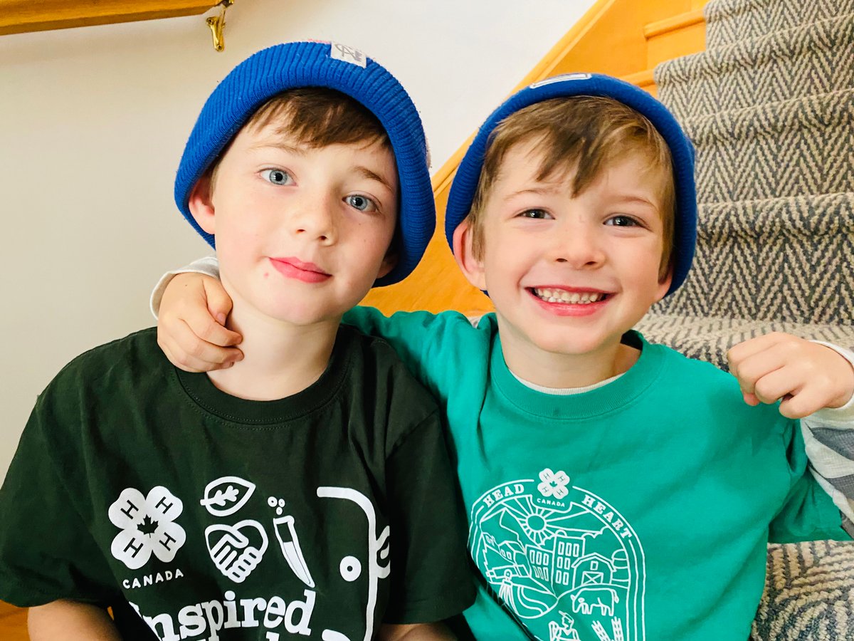 Here’s to kids leading the way! Happy #ShowYour4HColours Day! 🍀 <a href="/4HCanada/">4-H Canada 🍀🇨🇦</a>