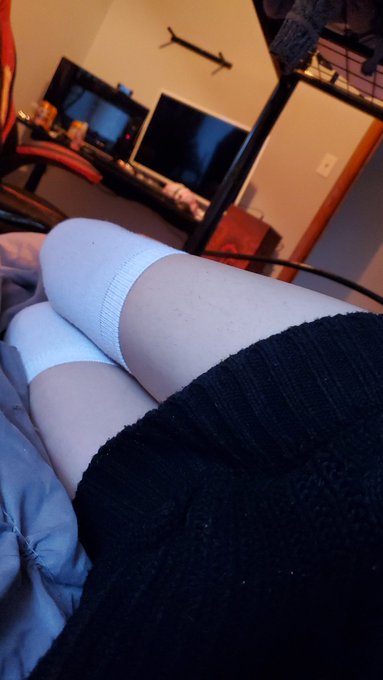 It's been awhile so leg pic https://t.co/OYhrNkILHB