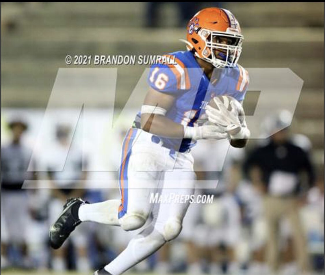Buddah_12's tweet photo. 129 carries 554 6tds 4.23 per car!! https://t.co/96DxmN0FVa
