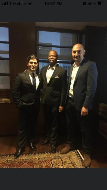 BesiktasUsa1903's tweet photo. 2015 yılında BeşiktasUsa üyesi yaptığımız, Türk dostu Eric Adams’ı , New York Belediye Başkanı olmasından dolayı tebrik ederiz. Congrats @ericadamsfornyc @BesiktasUsa1903 @Besiktas #besiktas @kocadagemre @senolumut @KemalErdoganBjk #EricAdams #newyork https://t.co/BRRdcVJe2X