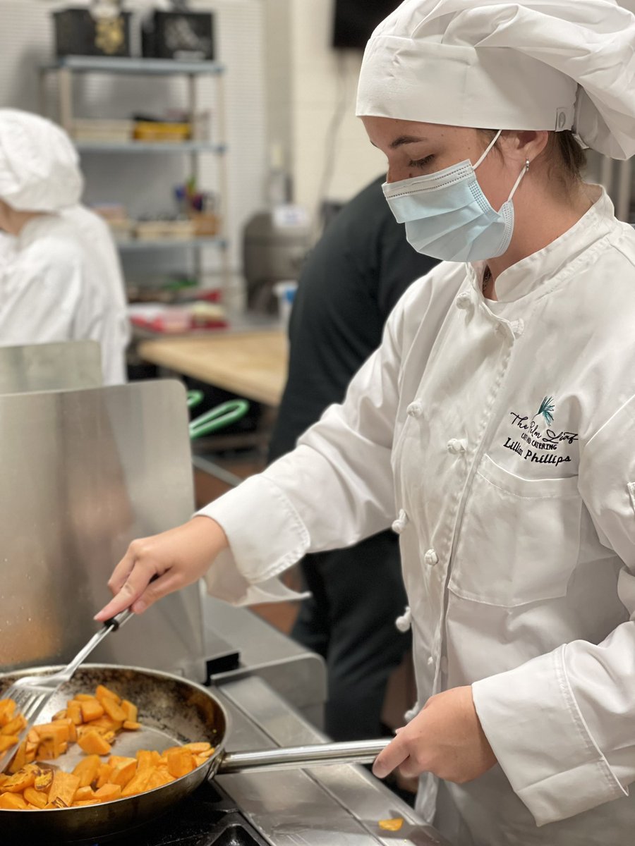 apexculinary's tweet photo. Breakfast potatoes in Culinary 1. Thanks to Ms. Whiteside’s class for bringing us come sweet potatoes! 🥔🍠🧅🫑🍳 #breakfastcookery https://t.co/lOtECWICwi