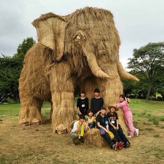 JoinEcoAction's tweet photo. @CenterForBioDiv Northern #Japan Wara Art Festival. Sep-Oct rice season, wildly inventive & fun way to repurpose "rice straw" left over from the harvest @wrathofgnon #NatureBasedSolutions #streetartutopia 🌞🌳🐦🦋🐝💧🌎 #Earthlings #Biology #bioverse https://t.co/U7UYY7TvN7