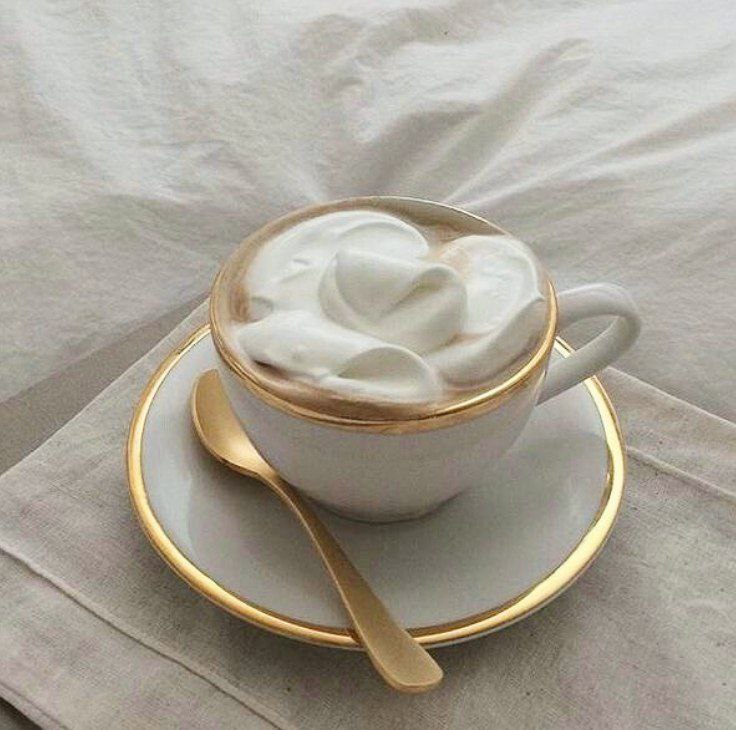 🌩 — 𝐒𝐔𝐆𝐄𝐒𝐓Ã𝐎 𝐋𝐀𝐔𝐓𝐑𝐄'𝐒:      

           • PERFUME SOLSTICE + COLAR 
           + BRINCOS + LATTE CREMOSO