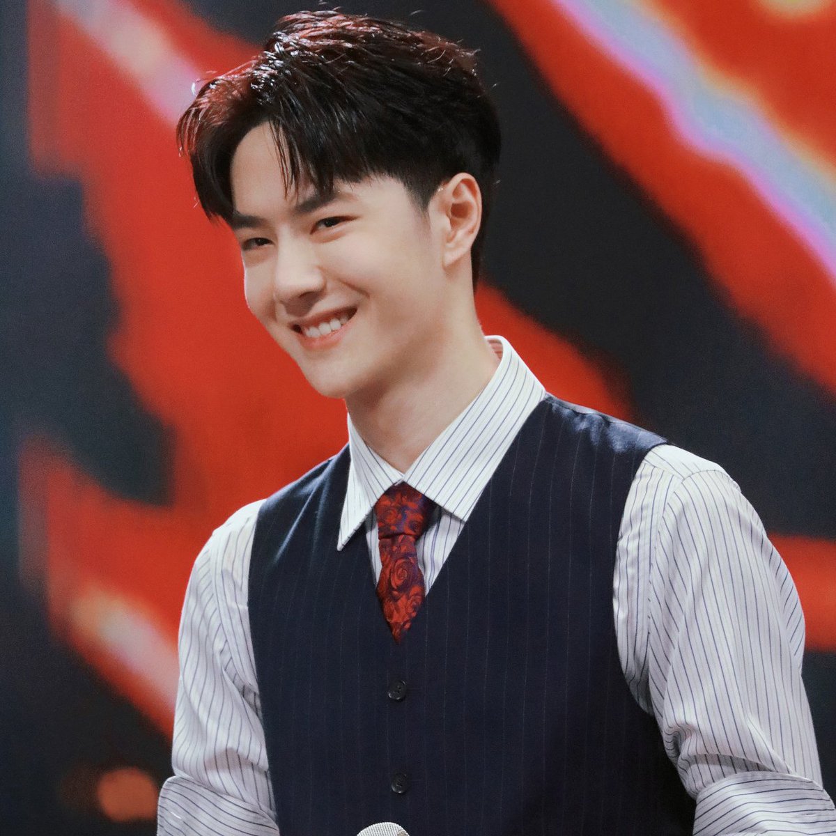 wang yibo as poems 🖋 tweet media