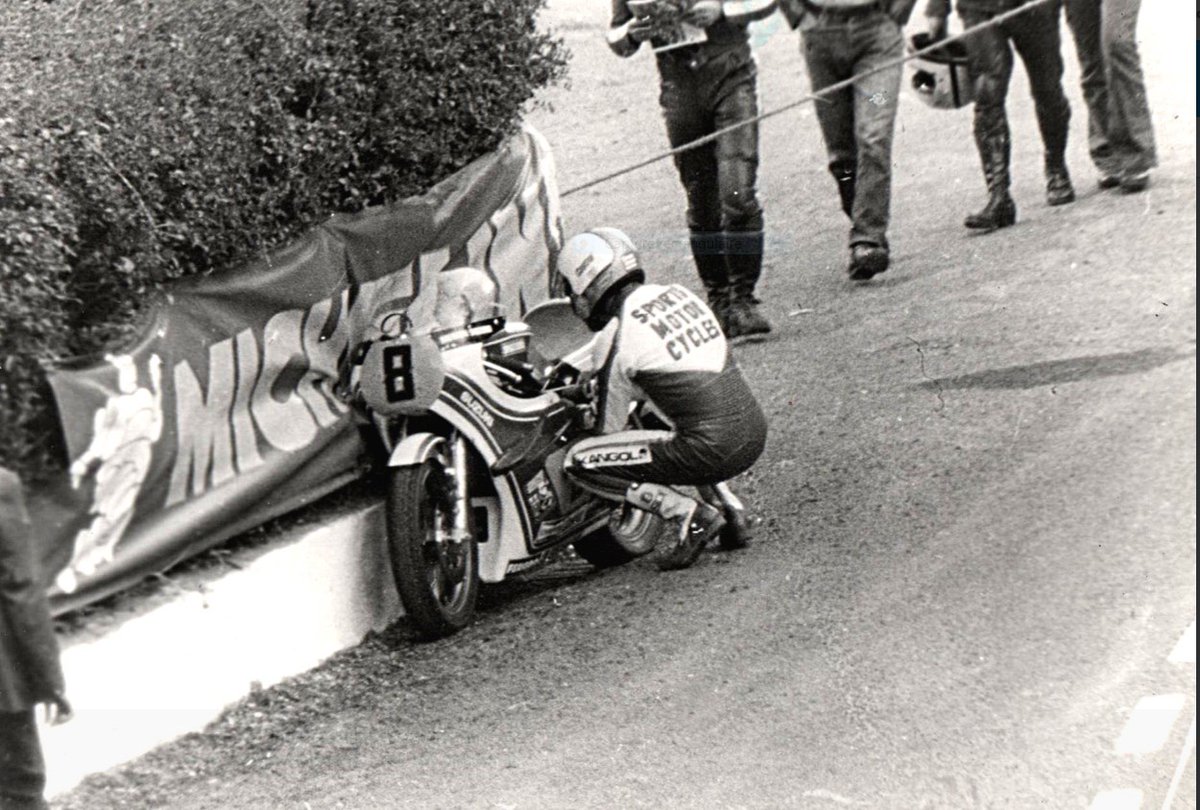 1979 IOM TT
Mike Hailwood #8
#GlenHelen #RG500