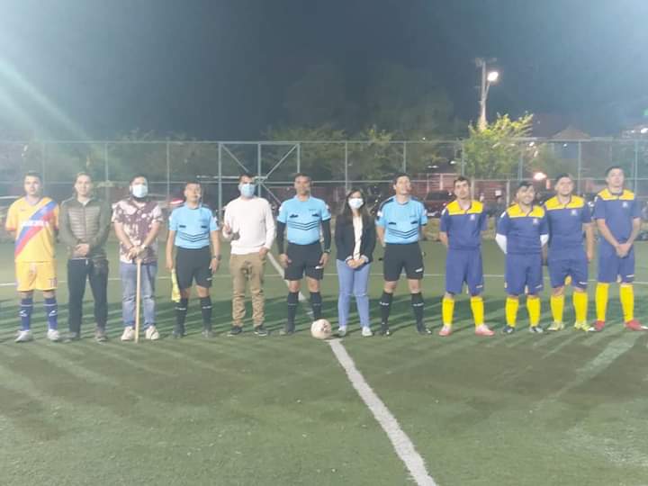 21Davico's tweet photo. #MarcoPresidente #ElCambioEsHoy #YoMarc6 #nicoleSotocore 
Ayer Visitamos junto al concejal Fidel Contreras Céspedes y al candidato a diputado por el distrito 13 Jaime Galaz Guzmán  parte de las instalaciones de la cancha ubicada en el sector de la piscina municipal de San Ramón. https://t.co/e00zav56ex