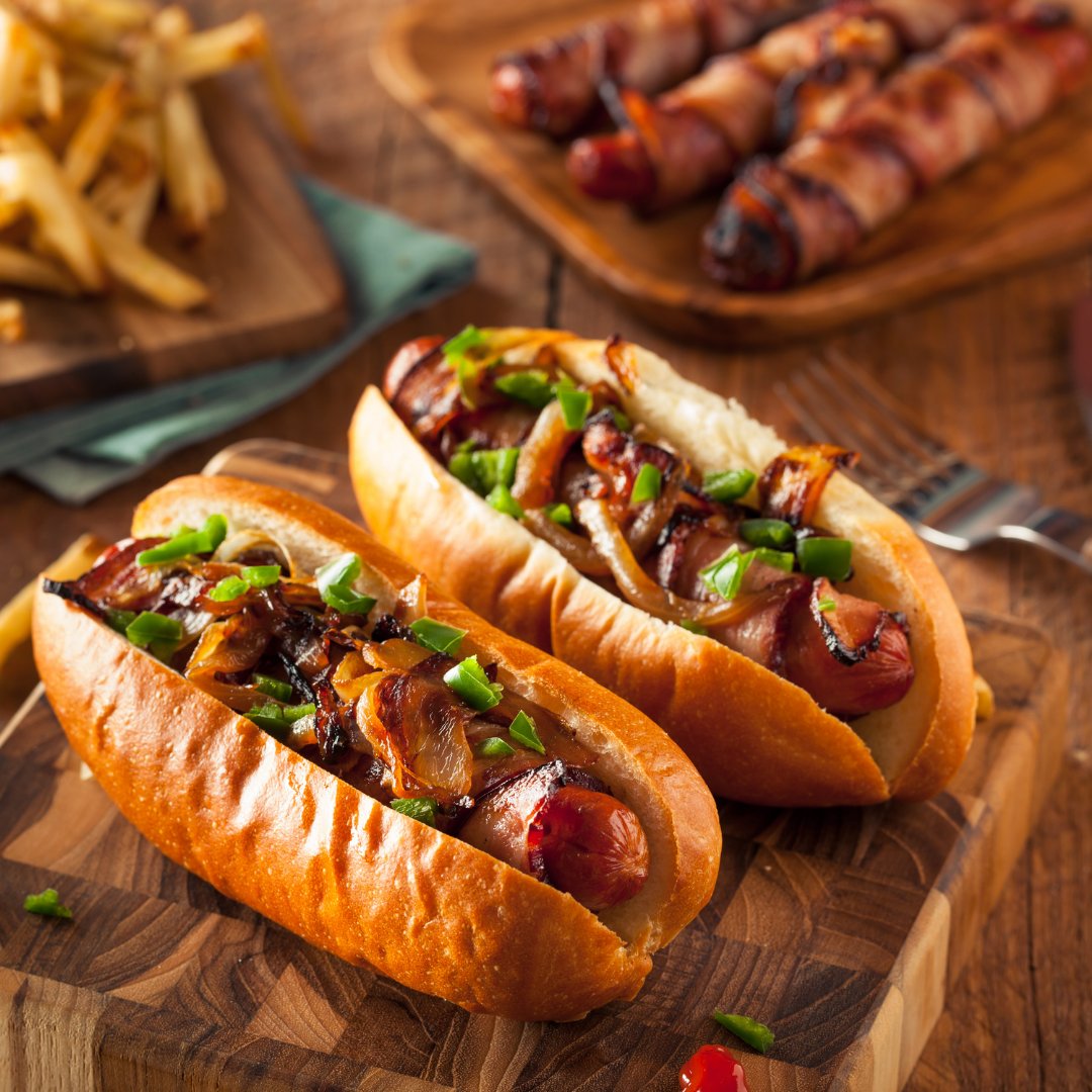 athleatUK's tweet photo. Who loves a good hot dog on bonfire night?🙋🎆🌭

Us too… or perhaps you have something else delicious planned?

#bonfirenight #bonfire #fireworks #bonfireseason #bonfires #bonfireparty #guyfawkes #bonfirefun #bonfirecooking #guyfawkesnight https://t.co/OcY4cUFP0G