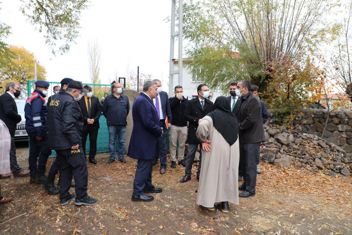 develibld's tweet photo. Develi Kaymakamı #SinanAslan, Develi Belediye Başkanı @baskanmcabbar ve diğer kurum amirleri ile birlikte Gömedi, Bakırdağı, Yukarı Künye ve Yaylacık Mahallelerine ziyarette bulundu. https://t.co/yGqAj6O5gL