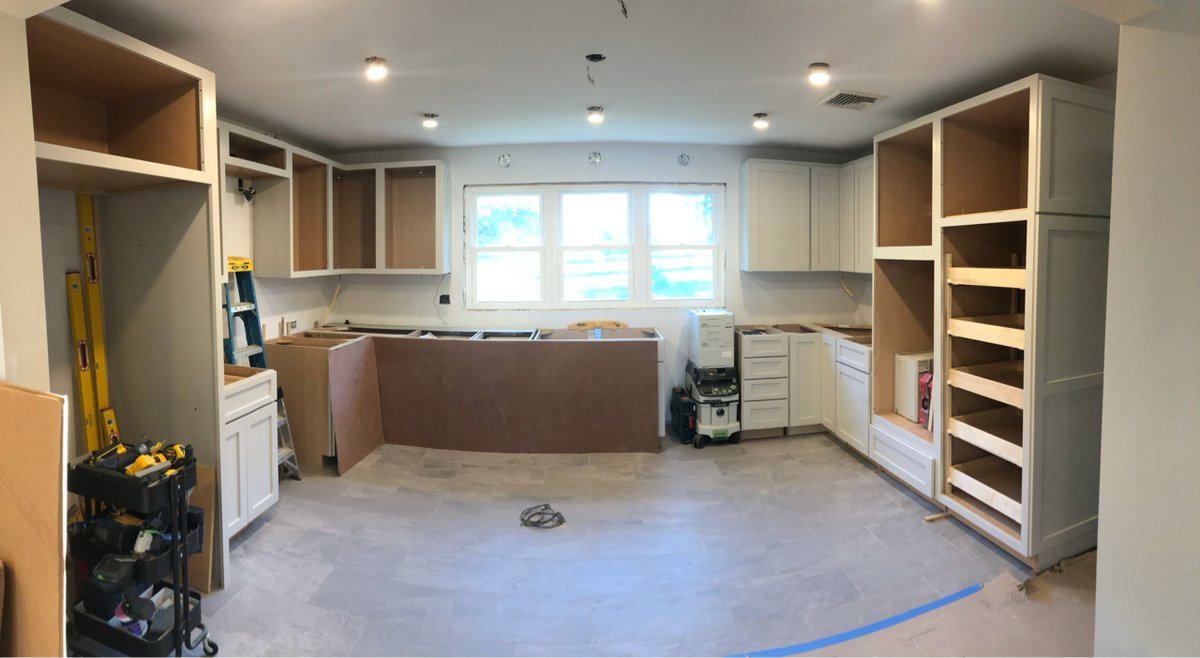 SCDThinkBuild's tweet image. The Kitchen cabinet installation continues at the Kitchen Laundry Update Project West Chester!
#thinkbuild #springcreekdesign #kitchenlaundryupdateproject