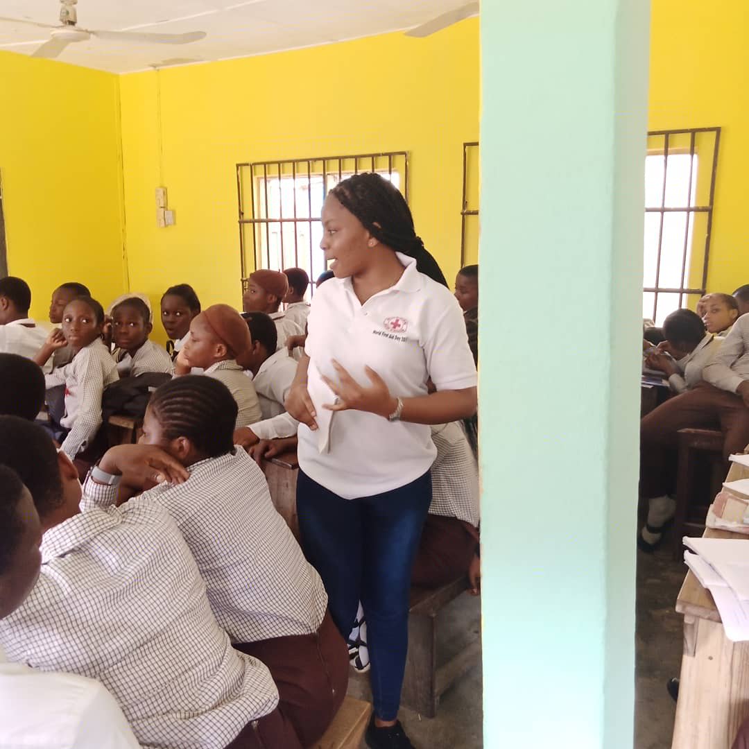 okolonzube's tweet photo. Had a session with these students on physical, sexual and mental health.
It was quite an interactive session and these students got to learn and gain clarity as it pertains their well-being.
This is powered by the Nigerian Red Cross society,cal Municipaldivision youthmovement CRS https://t.co/LSiU2tKYae