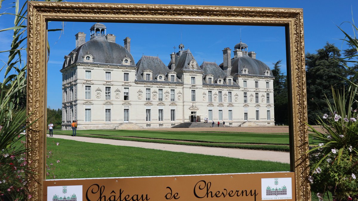 pressadom's tweet photo. News #radio #ReportagesVIP : Suite à notre émission du samedi sur #RVVS et #Vipradioonline sur #Herge #Tintin, images de l'#expo permanente du #ChateaudeCheverny sur les célèbres #BD et notre rubrique #decouverte. photos Wes et #JeanLouisBENOIT #RVPB Médias https://t.co/mYVQko2th7