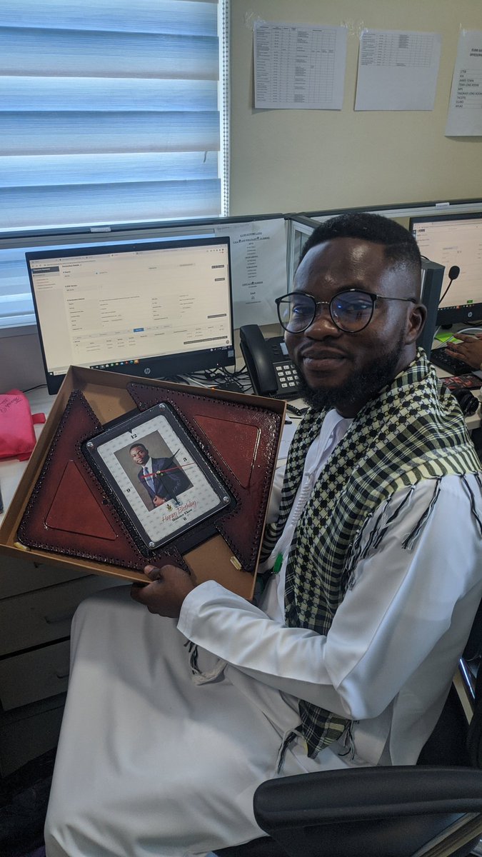 audadious's tweet photo. #customer got served with his #birthday #gift ; customized #leather wall #clock from Bensol shoes and innovations .
#GetOneForYourself
#bday
#bdaycelebration
#customizedwallclock
#WeDeyHere
#JustCall0501424248 https://t.co/4ZbeKETn3F